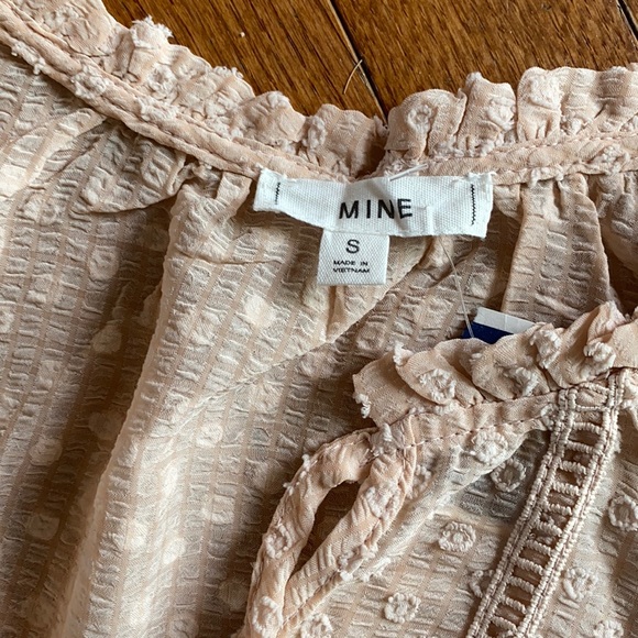 Perfect spring blouse - Picture 2 of 3